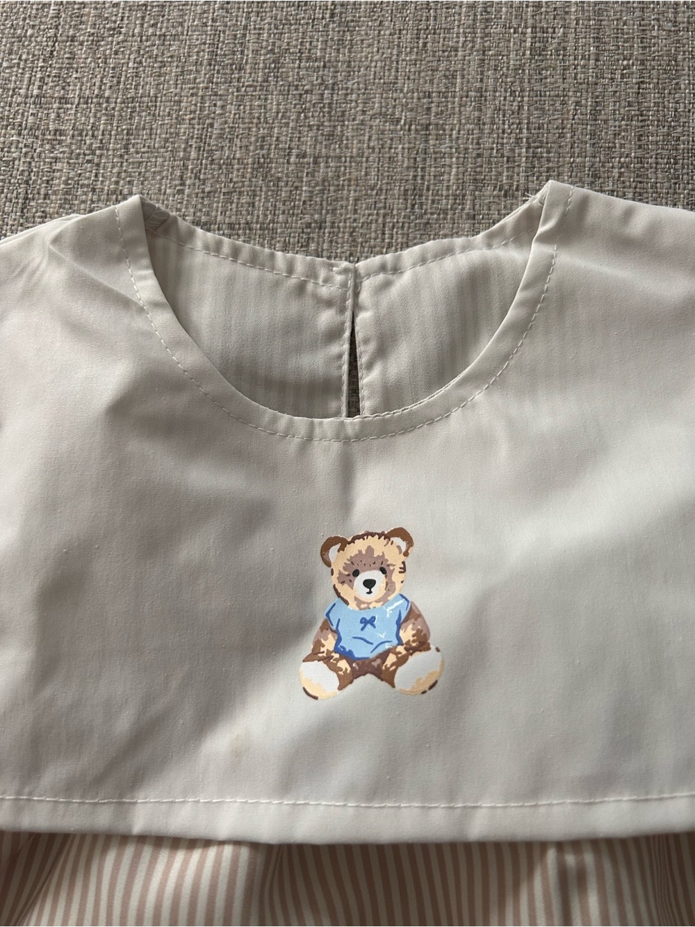 NWT Cream Baby One Piece with Teddy Bear Graphic. Size 18-24M - Picture 2 of 3